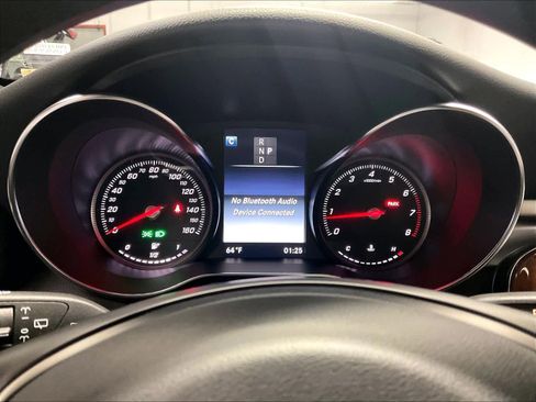 Used 2019 Mercedes-Benz GLC 300 4MATIC image 21