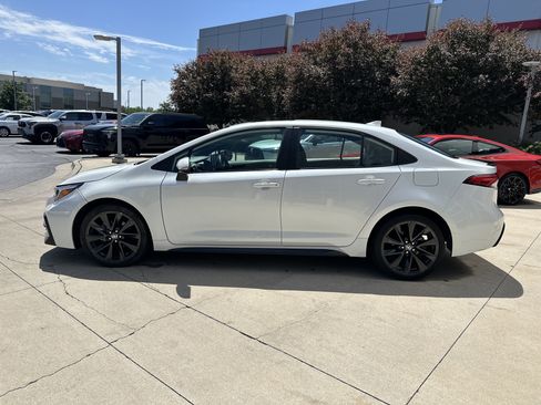 Used 2023 Toyota Corolla XSE FWD image 9