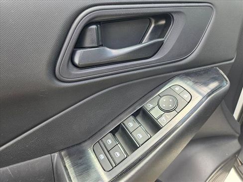 Used 2024 Nissan Rogue S FWD image 13