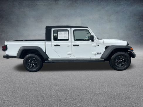 Certified 2024 Jeep Gladiator Sport image 3