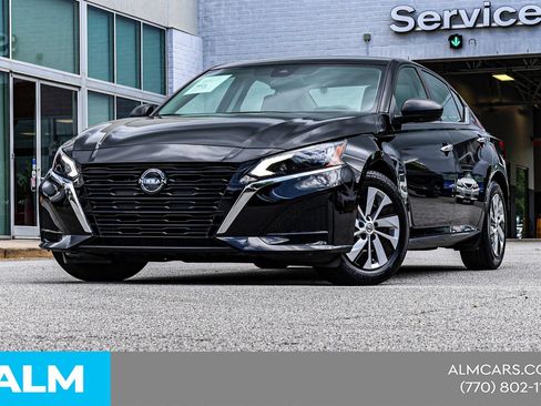 Used 2024 Nissan Altima 2.5 S FWD image 2