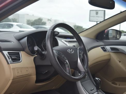 Used 2013 Hyundai Elantra Limited w/ Technology Pkg FWD image 6