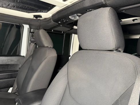 Used 2018 Jeep Wrangler Unlimited Sport S AWD/4WD image 13