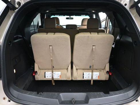 Used 2017 Ford Explorer XLT w/ Equipment Group 202A AWD/4WD image 6