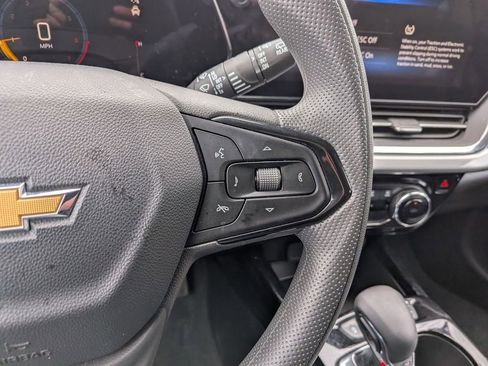 Used 2025 Chevrolet Trax LT image 20