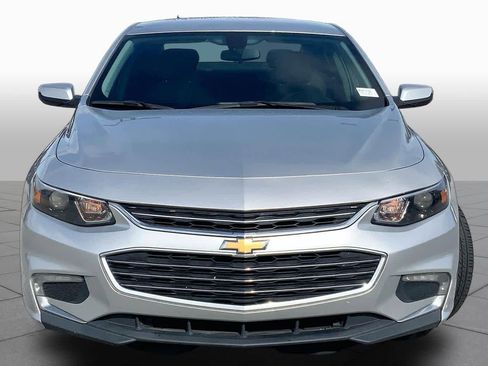 Used 2017 Chevrolet Malibu LT FWD image 4