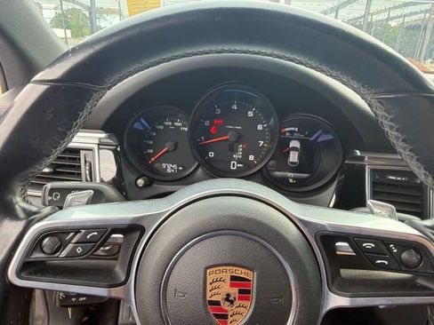 Used 2018 Porsche Macan AWD/4WD image 10
