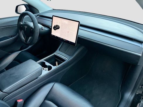 Used 2021 Tesla Model Y 2WD image 30