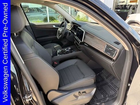 Used 2025 Volkswagen Atlas SEL AWD/4WD image 16