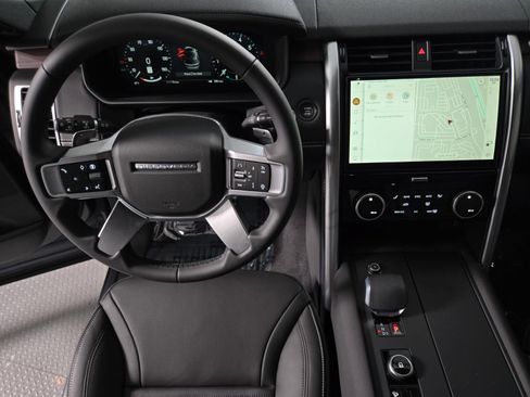 New 2026 Land Rover Discovery Dynamic SE AWD/4WD image 13