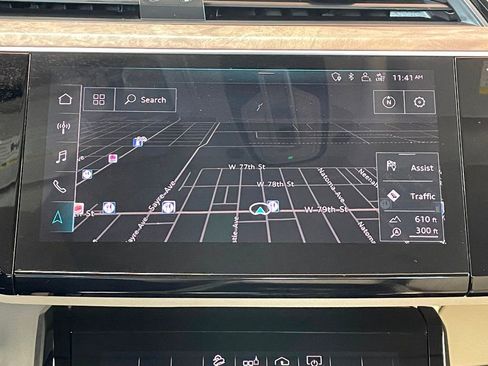 Used 2019 Audi e-tron Premium Plus image 34