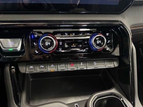 New 2026 GMC Sierra 1500 AT4 w/ AT4 Premium Package AWD/4WD image 21