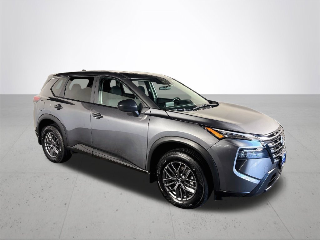 Used 2025 Nissan Rogue S AWD/4WD image 4