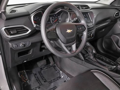 Used 2022 Chevrolet TrailBlazer LS FWD image 5