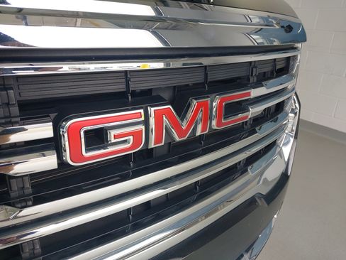 Certified 2023 GMC Acadia SLE w/ Driver Convenience Package image 31