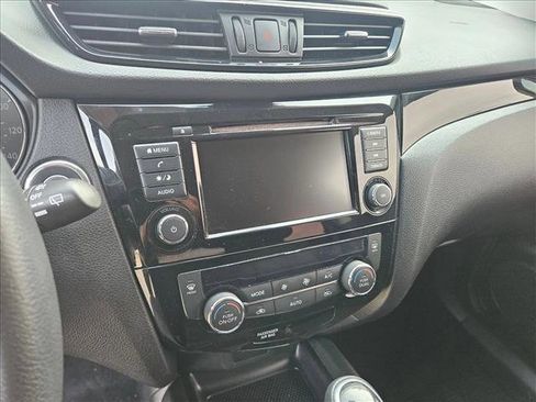 Used 2019 Nissan Rogue Sport SV image 17