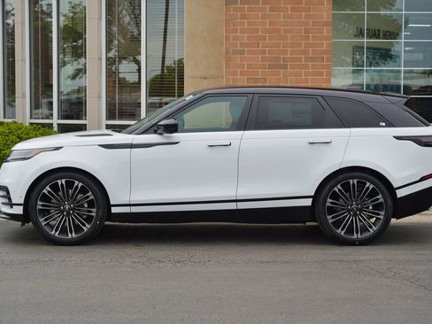Used 2026 Land Rover Range Rover Velar Dynamic SE AWD/4WD image 2