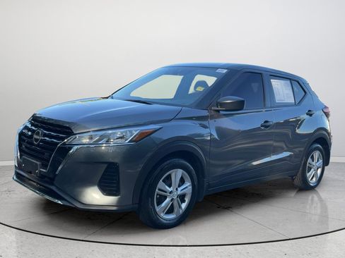 Used 2025 Nissan Kicks Play S FWD image 5