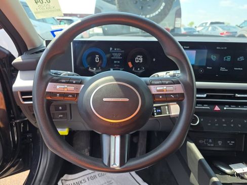 Used 2025 Hyundai Sonata SEL FWD image 9
