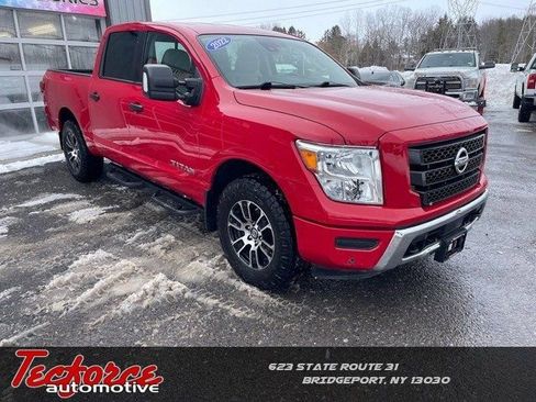 Used 2022 Nissan Titan SV w/ SV Convenience Package image 1