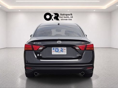 Used 2023 Nissan Altima 2.0 SR FWD image 21