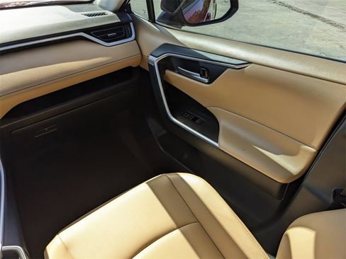 Used 2024 Toyota RAV4 XLE Premium image 18