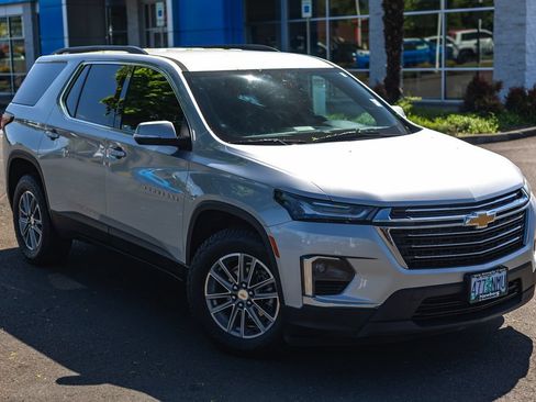 Used 2022 Chevrolet Traverse LT AWD/4WD image 2