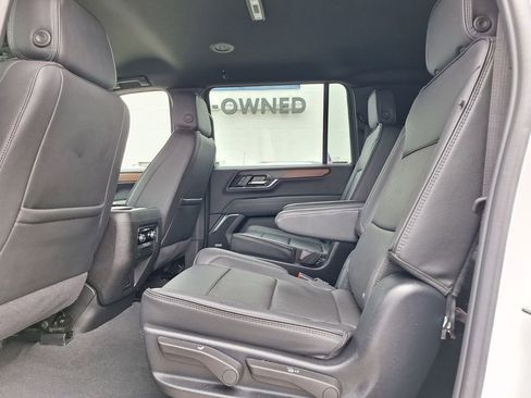 Used 2025 GMC Yukon XL Denali image 12