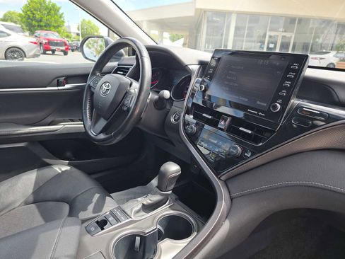 Used 2023 Toyota Camry XSE FWD image 10