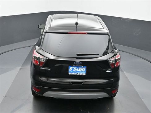 Used 2017 Ford Escape SE image 16