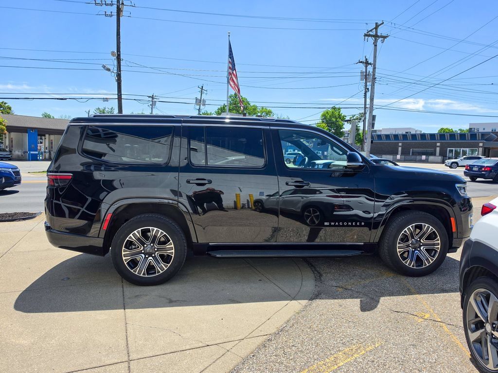Used 2024 Jeep Wagoneer Series II AWD/4WD image 6