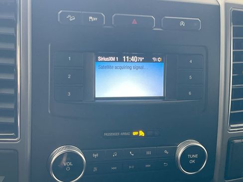 Used 2018 Ford Expedition XLT AWD/4WD image 16