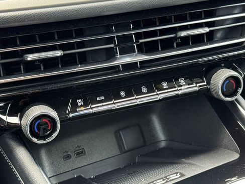 New 2026 Chevrolet Traverse LT w/ Midnight/Sport Edition image 21