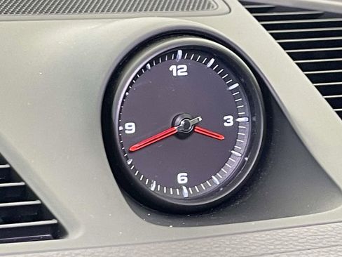 Used 2023 Porsche Cayenne Platinum Edition image 28