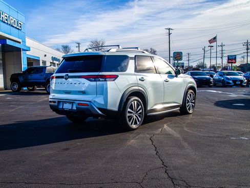 Used 2023 Nissan Pathfinder Platinum w/ Lighting Package (N93) image 7