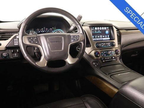 Used 2018 GMC Yukon Denali w/ Denali Ultimate Package AWD/4WD image 2