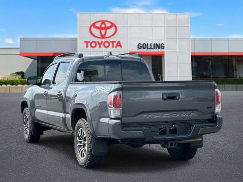 Used 2022 Toyota Tacoma TRD Sport w/ TRD Premium Sport Package AWD/4WD image 4