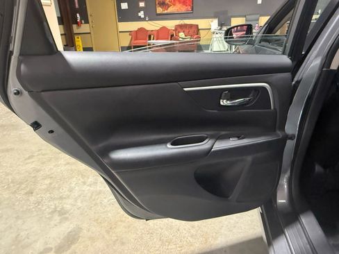 Used 2016 Nissan Altima 2.5 SL w/ 2.5 Technology w/LED Package image 18