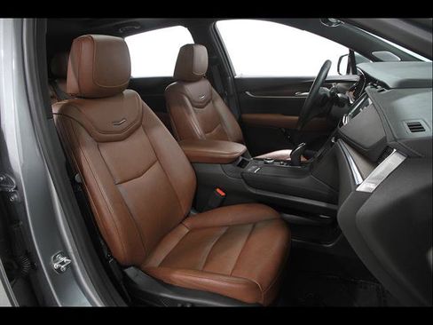 Used 2025 Cadillac XT5 Premium Luxury w/ Technology Package AWD/4WD image 19