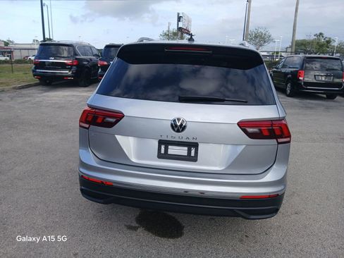 Used 2023 Volkswagen Tiguan SE image 4