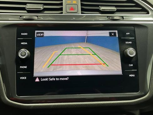 Used 2024 Volkswagen Tiguan SE AWD/4WD image 13