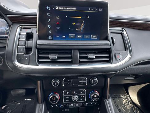 Used 2022 Chevrolet Suburban High Country AWD/4WD image 12