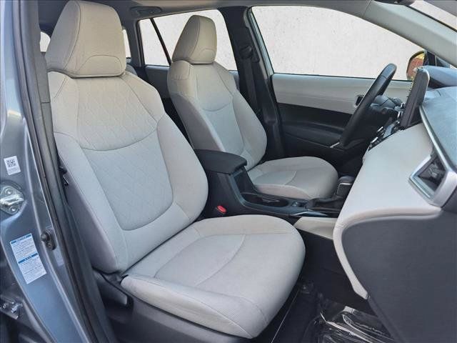 Used 2022 Toyota Corolla Cross LE w/ Moonroof Package AWD/4WD image 20