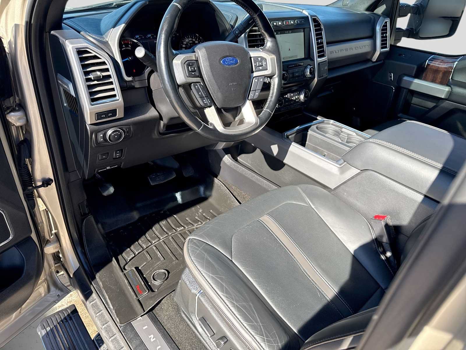 Used 2017 Ford F350 Platinum w/ Platinum Ultimate Package AWD/4WD image 2