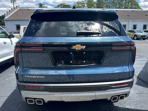 New 2026 Chevrolet Traverse LT w/ LPO, Floor Liner Package FWD image 4