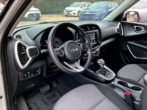 Used 2020 Kia Soul S image 16