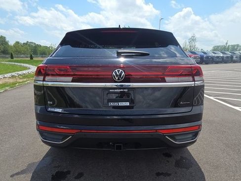 Used 2024 Volkswagen Atlas Cross Sport SE AWD/4WD image 9
