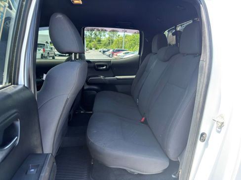 Used 2018 Toyota Tacoma TRD Off-Road AWD/4WD image 24