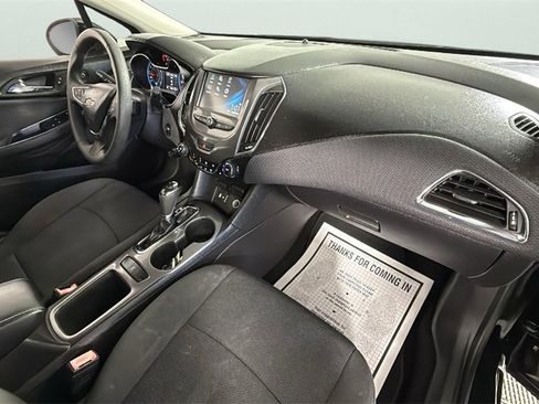 Used 2017 Chevrolet Cruze LT w/ Convenience Package image 30