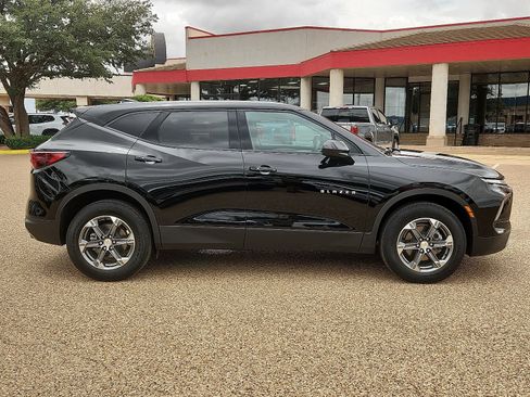 Used 2025 Chevrolet Blazer LT AWD/4WD image 5